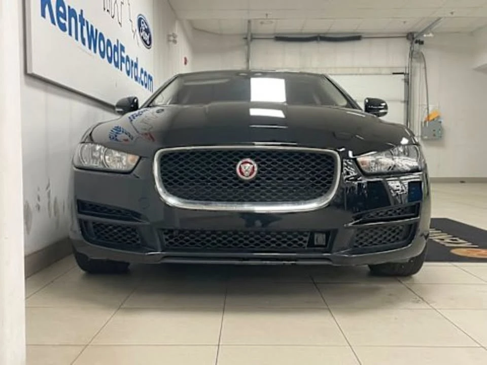 2018 Jaguar XE - Image 2 of 14