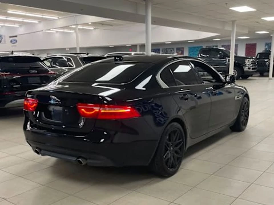 2018 Jaguar XE - Image 13 of 14