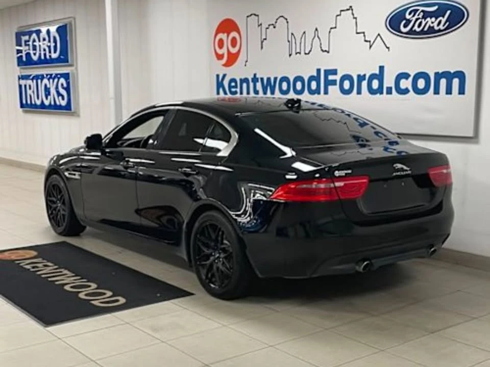 2018 Jaguar XE - Image 14 of 14