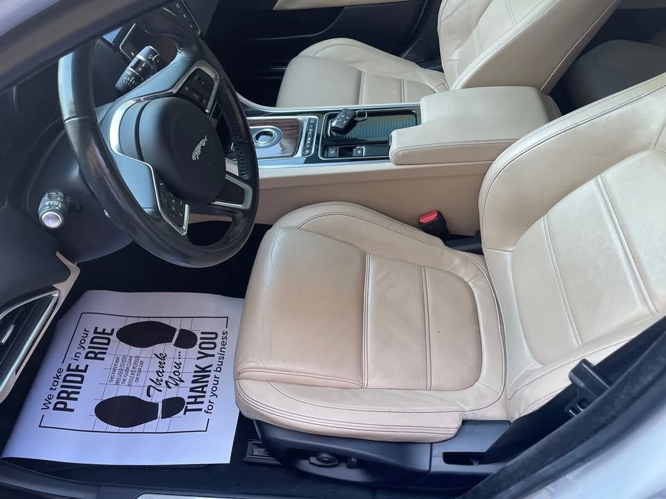 2018 Jaguar XE - Image 7 of 14