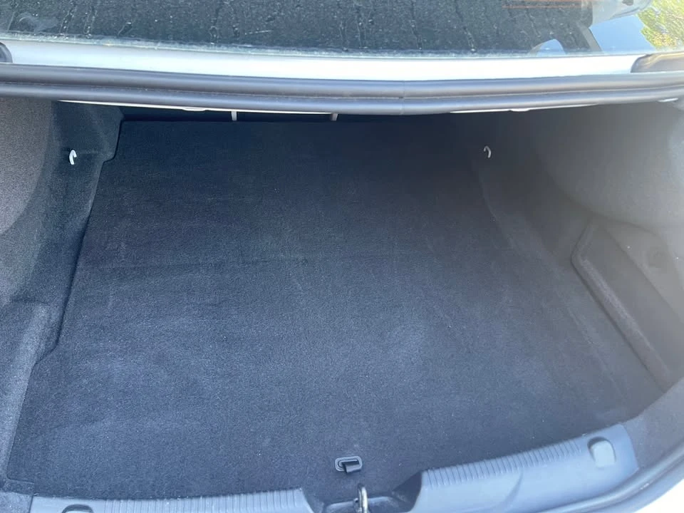 2018 Jaguar XE - Image 12 of 14