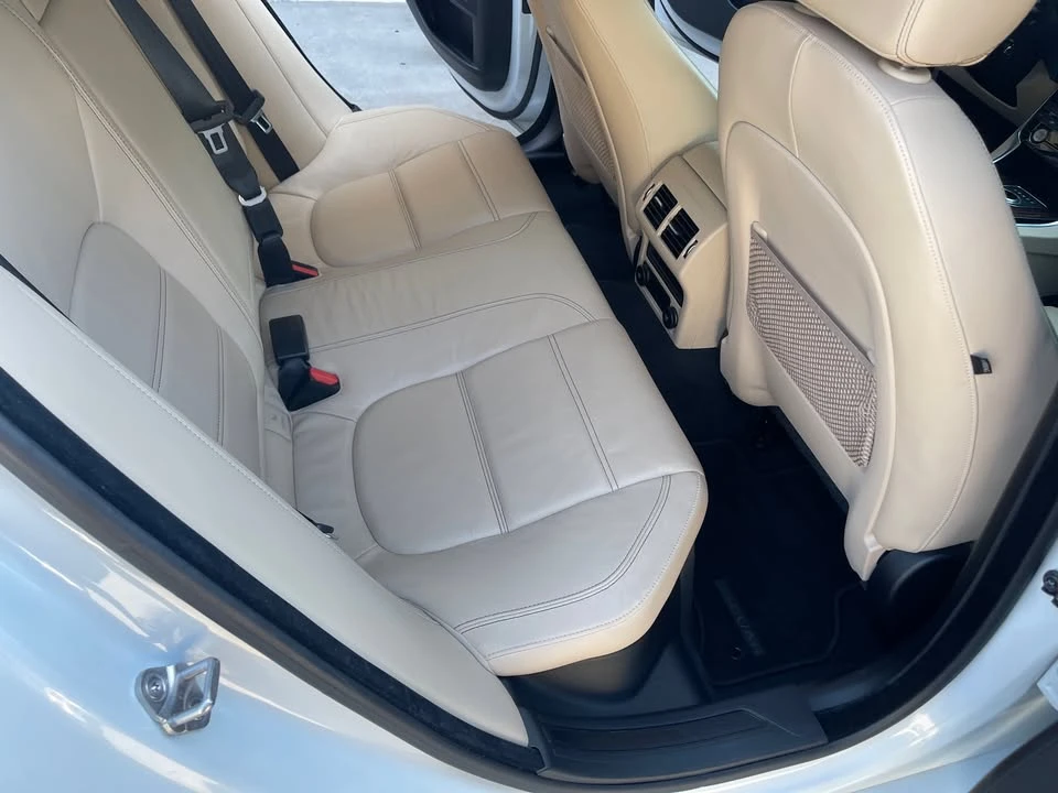 2018 Jaguar XE - Image 5 of 14