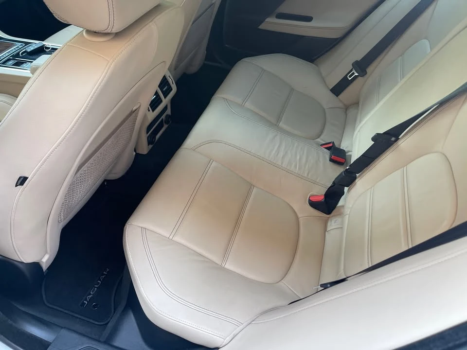 2018 Jaguar XE - Image 6 of 14