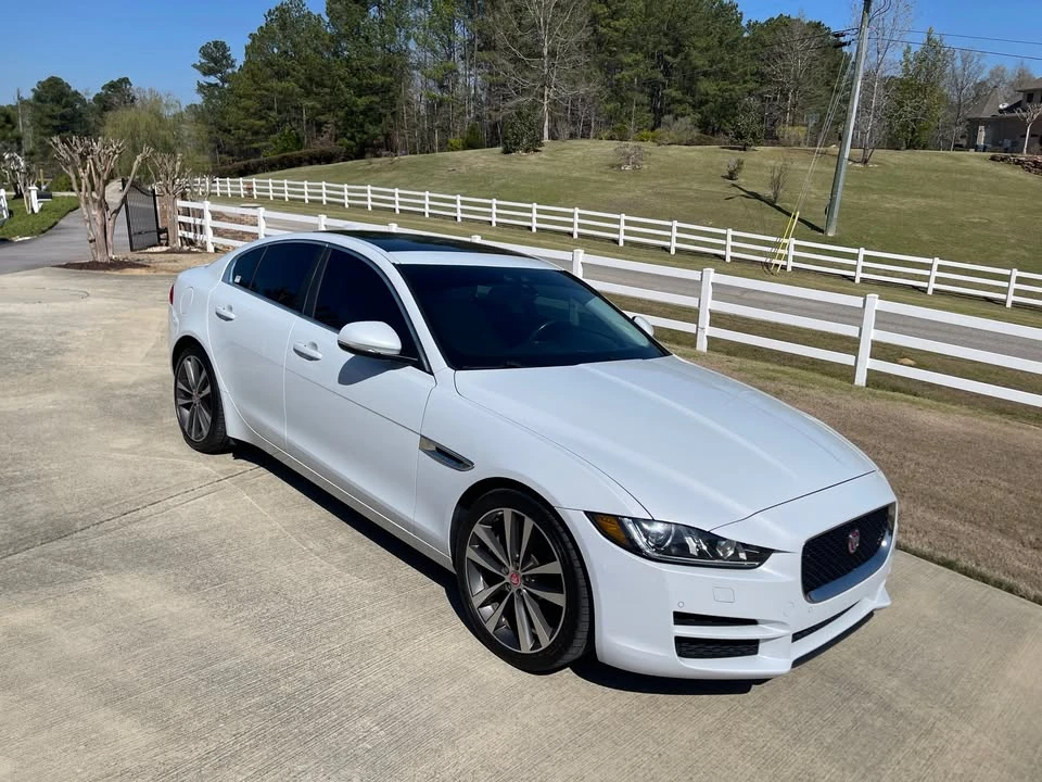 2018 Jaguar XE - Image 3 of 14
