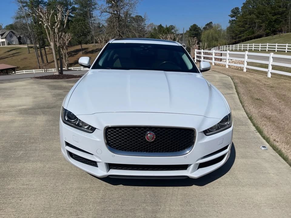 2018 Jaguar XE - Image 13 of 14