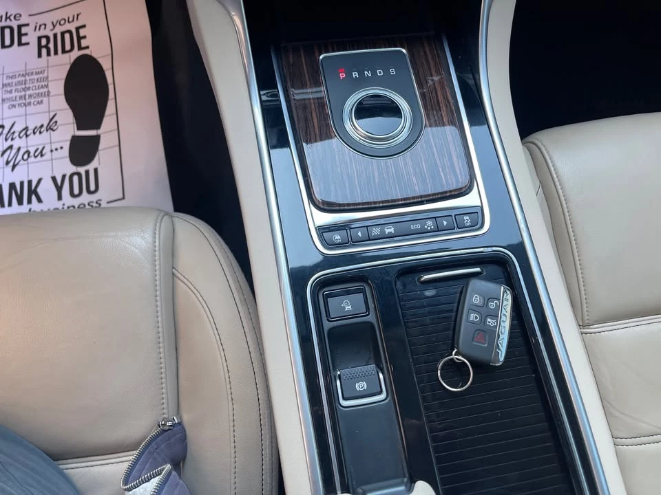 2018 Jaguar XE - Image 11 of 14