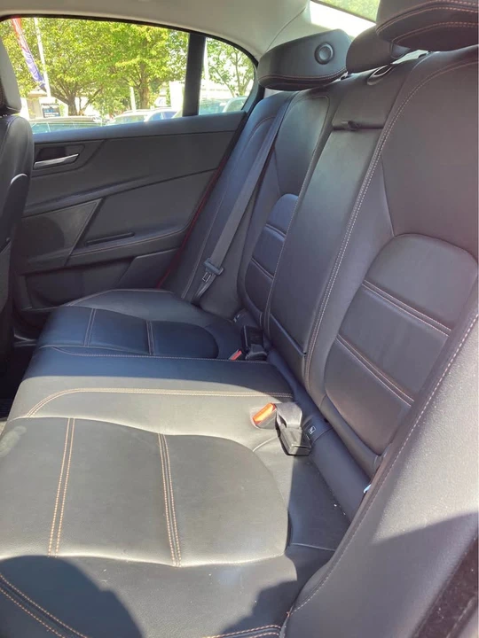 2018 Jaguar XE - Image 3 of 5