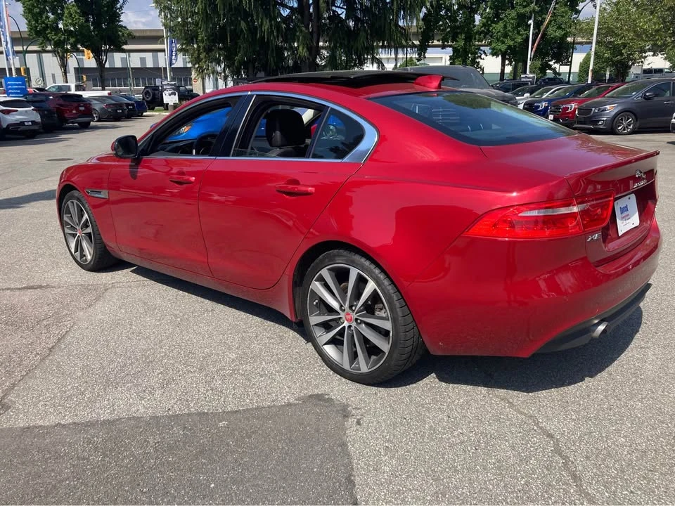2018 Jaguar XE - Image 2 of 5