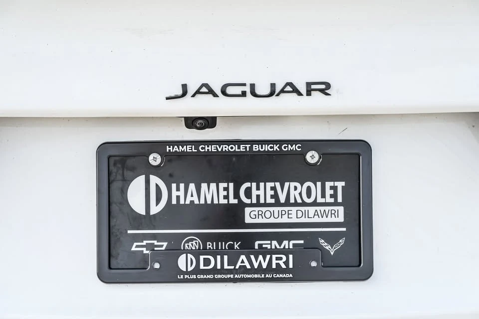 2018 Jaguar XE - Image 12 of 20