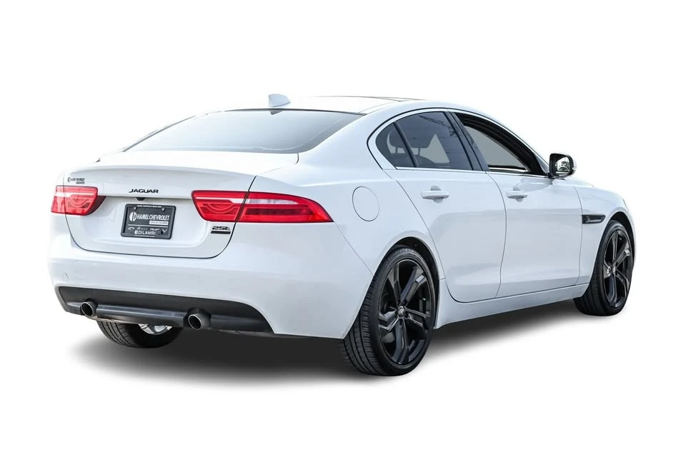2018 Jaguar XE - Image 7 of 19