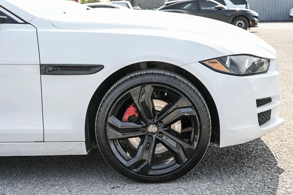 2018 Jaguar XE - Image 6 of 20