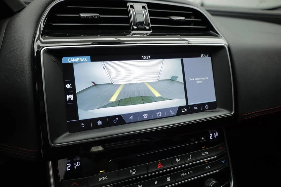 2018 Jaguar XE - Image 12 of 20