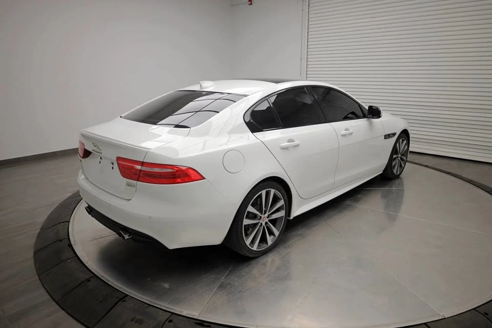 2018 Jaguar XE - Image 3 of 20