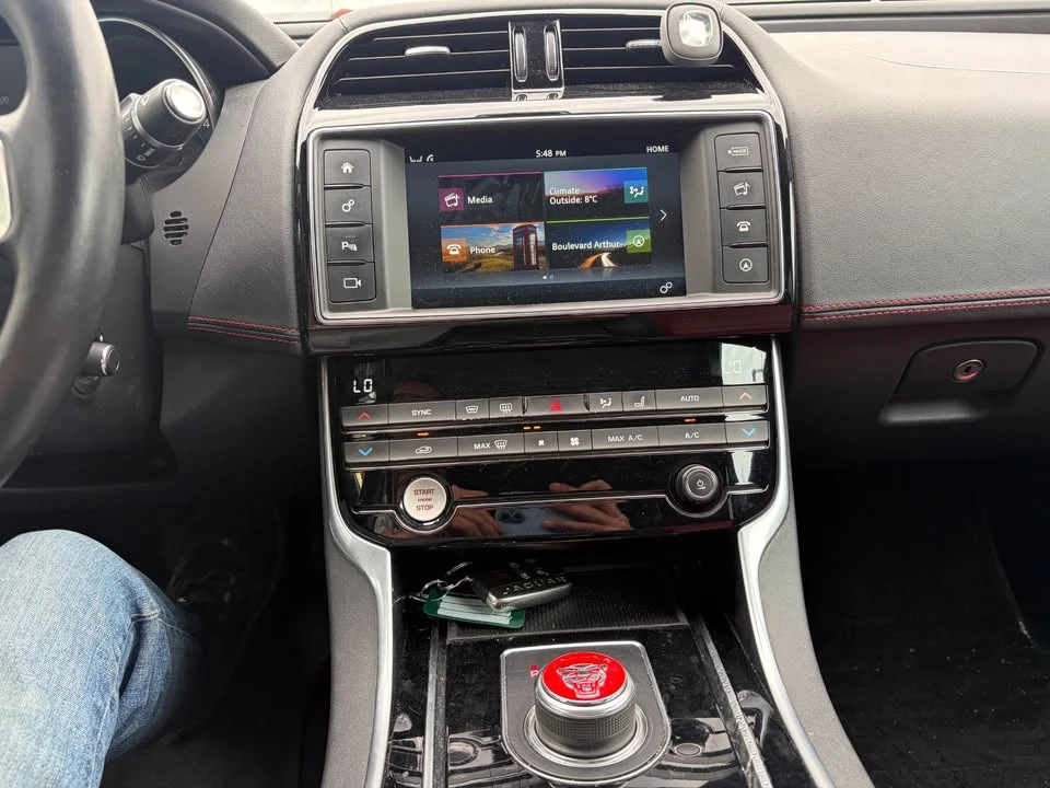 2018 Jaguar XE - Image 14 of 16