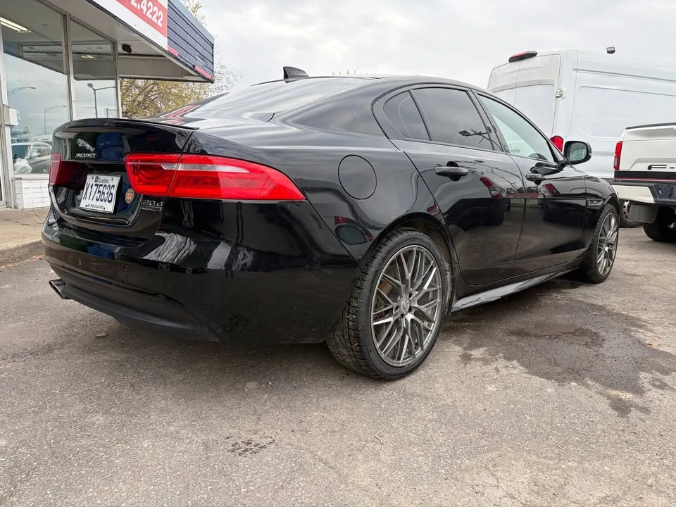 2018 Jaguar XE - Image 5 of 16