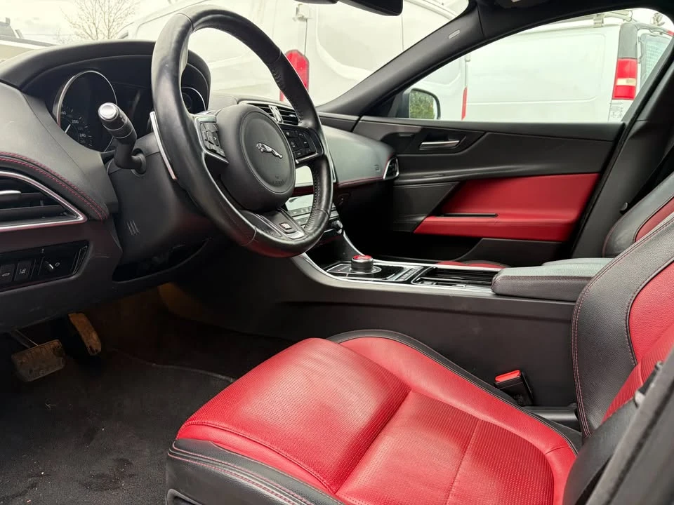 2018 Jaguar XE - Image 11 of 16