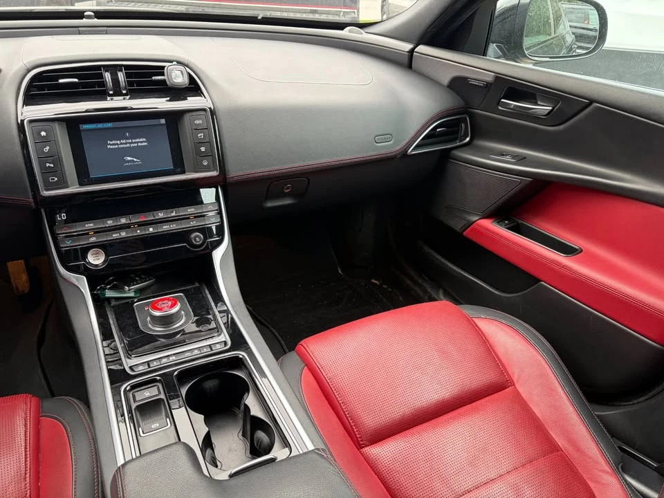 2018 Jaguar XE - Image 9 of 16