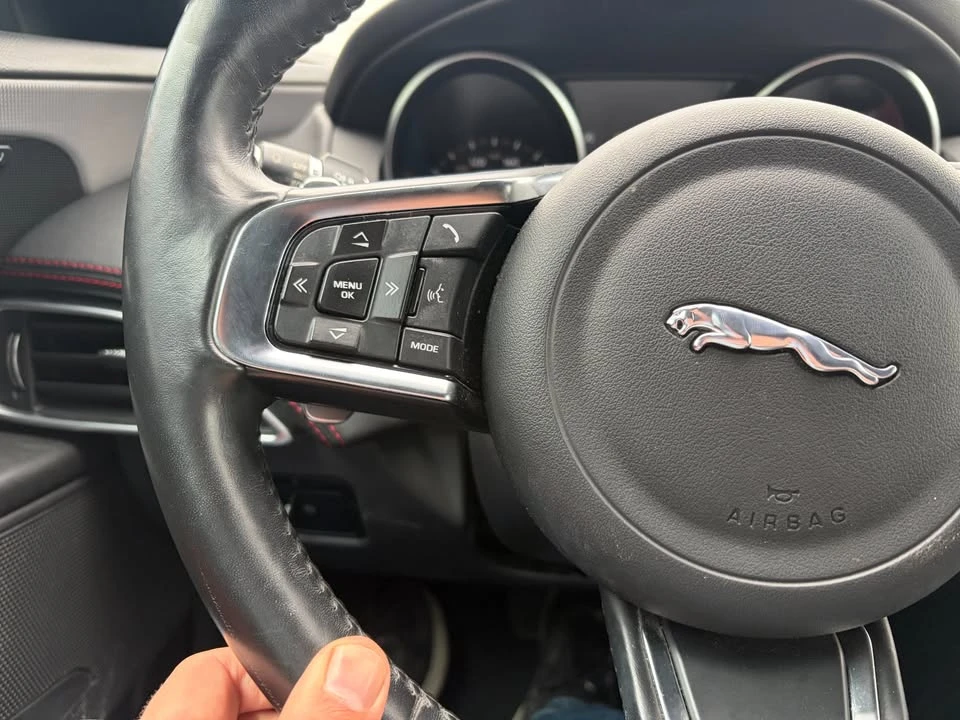 2018 Jaguar XE - Image 16 of 16