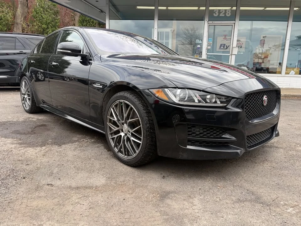 2018 Jaguar XE - Image 4 of 16