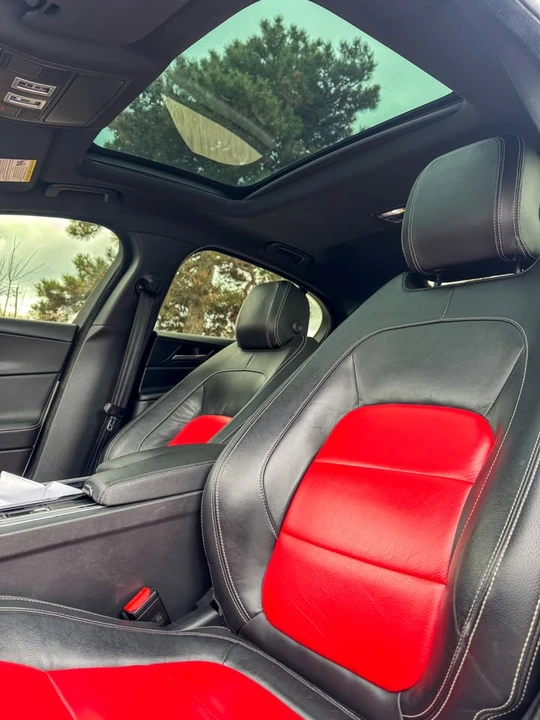 2018 Jaguar XE - Image 8 of 14
