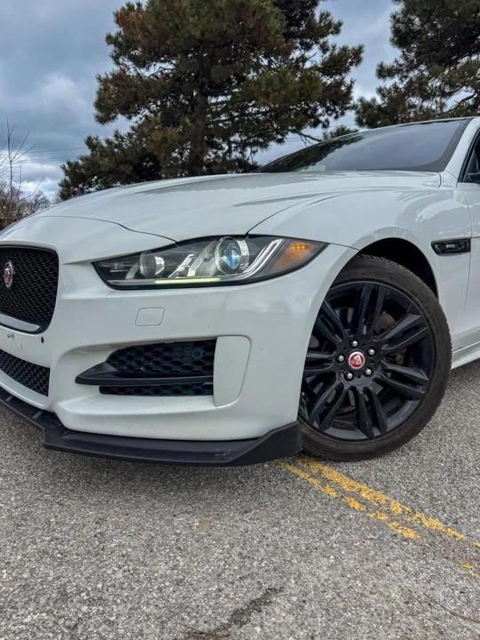 2018 Jaguar XE - Image 3 of 14
