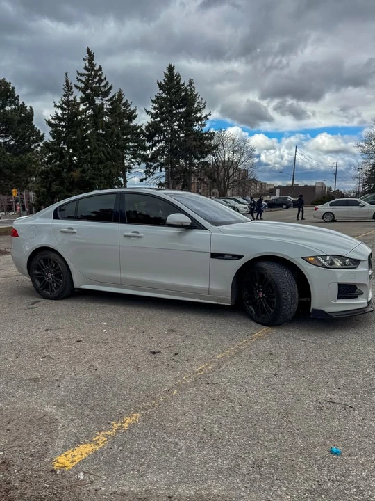 2018 Jaguar XE - Image 14 of 14