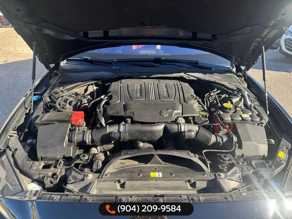 2018 Jaguar XE - Image 10 of 12