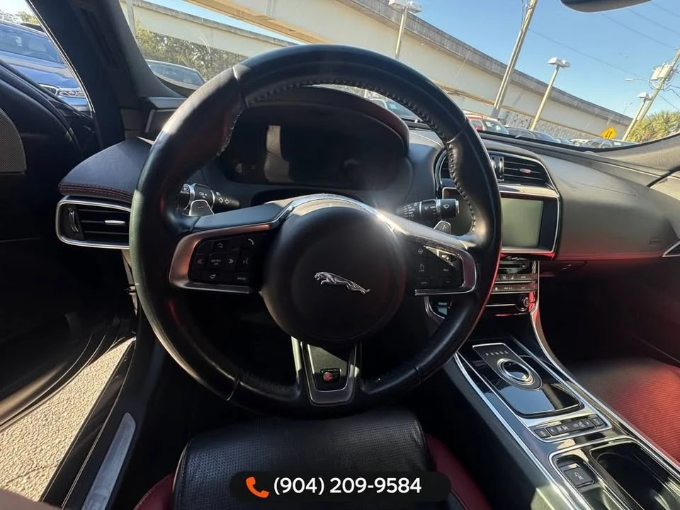 2018 Jaguar XE - Image 7 of 12