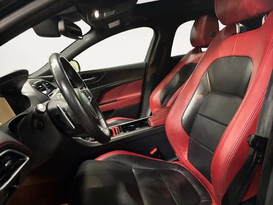 2018 Jaguar XE - Image 9 of 20