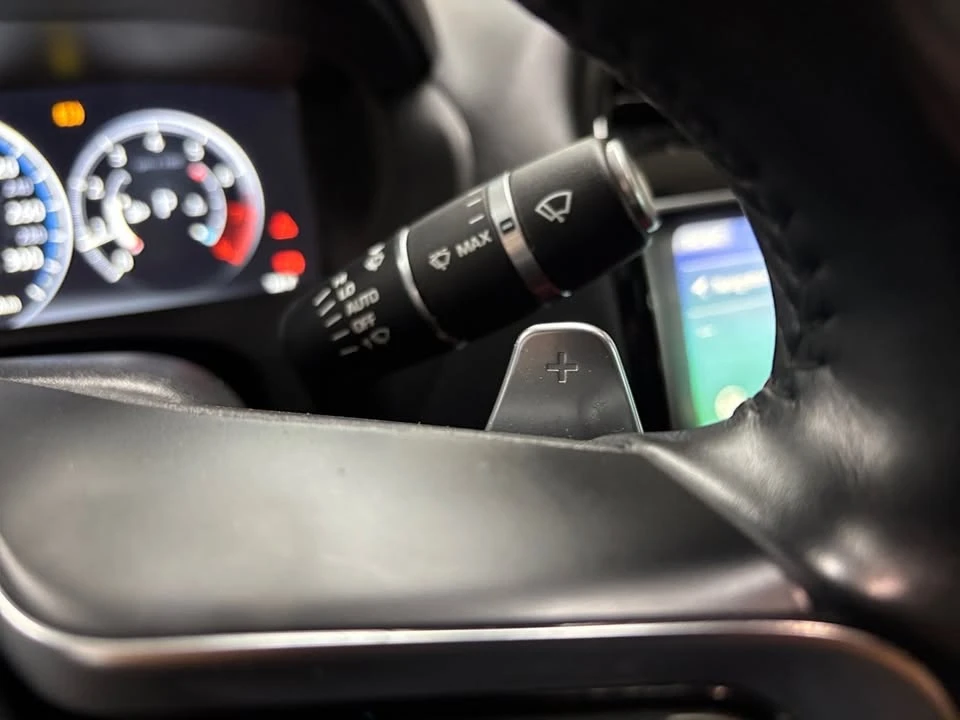 2018 Jaguar XE - Image 15 of 20