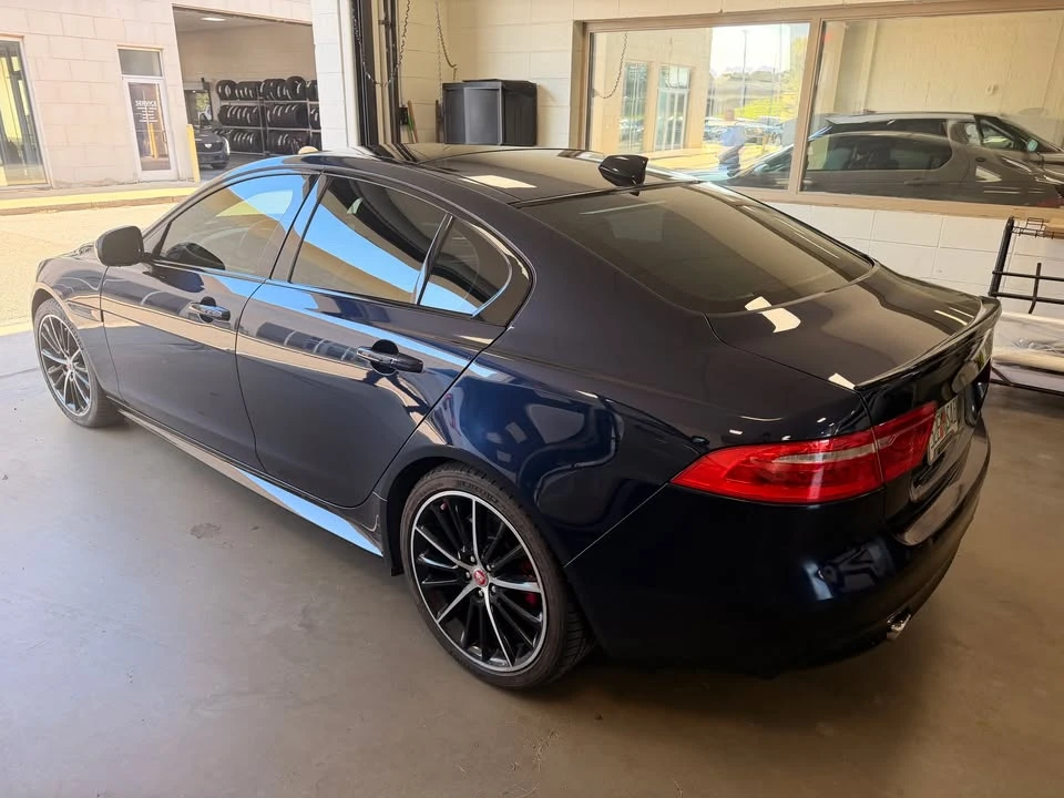 2018 Jaguar XE - Image 5 of 10