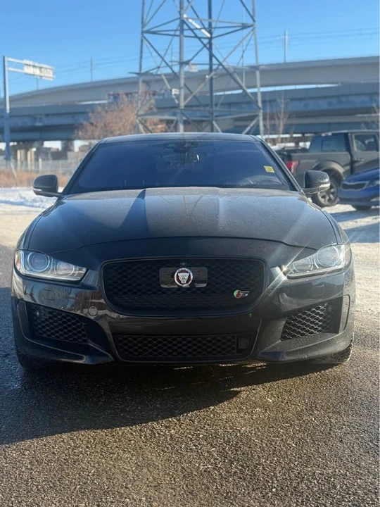 2018 Jaguar XE - Image 4 of 16