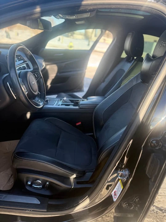 2018 Jaguar XE - Image 12 of 16