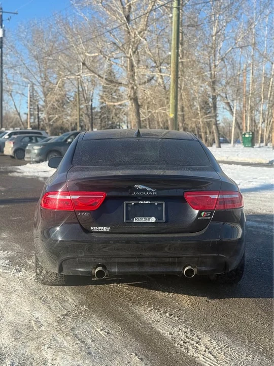 2018 Jaguar XE - Image 2 of 16