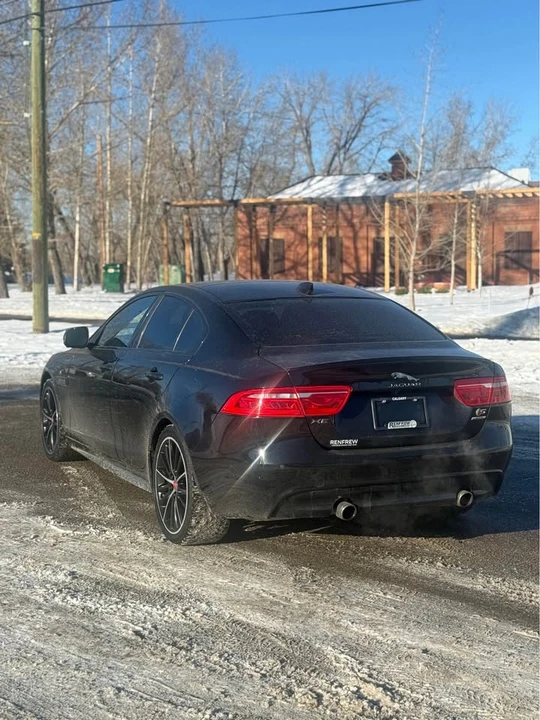 2018 Jaguar XE - Image 3 of 16