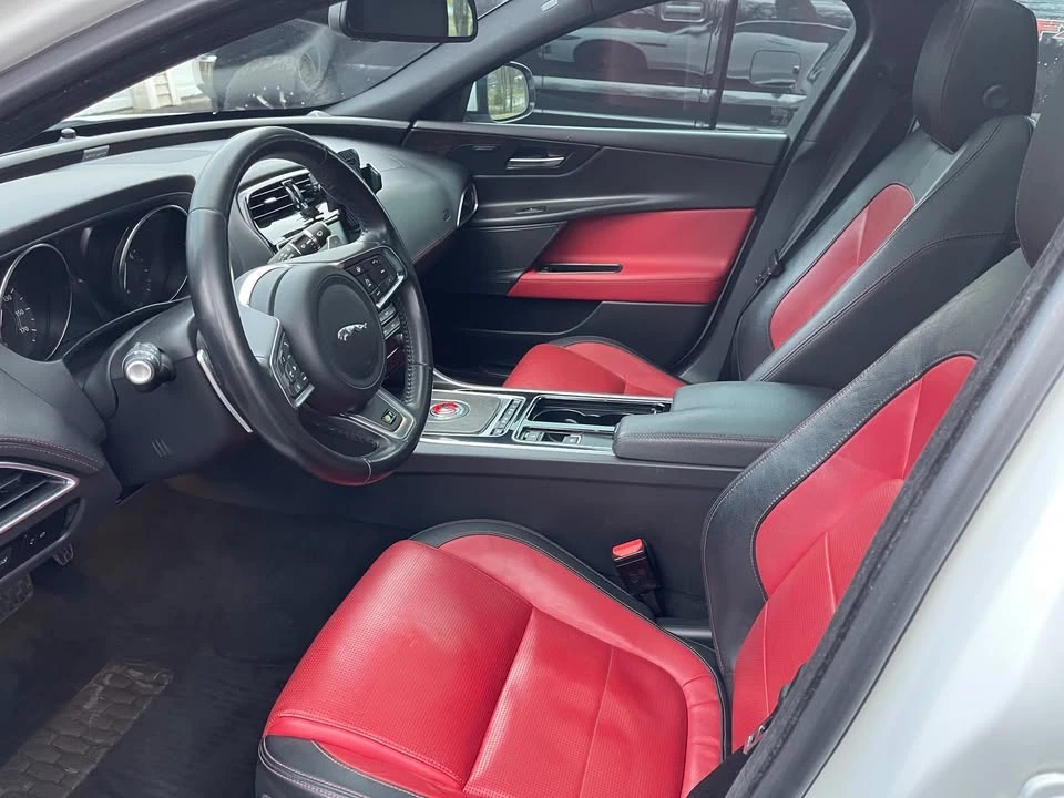 2018 Jaguar XE - Image 6 of 8
