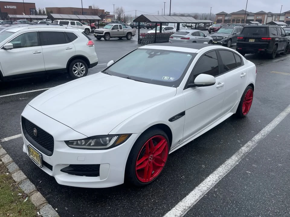 2018 Jaguar XE - Image 2 of 8