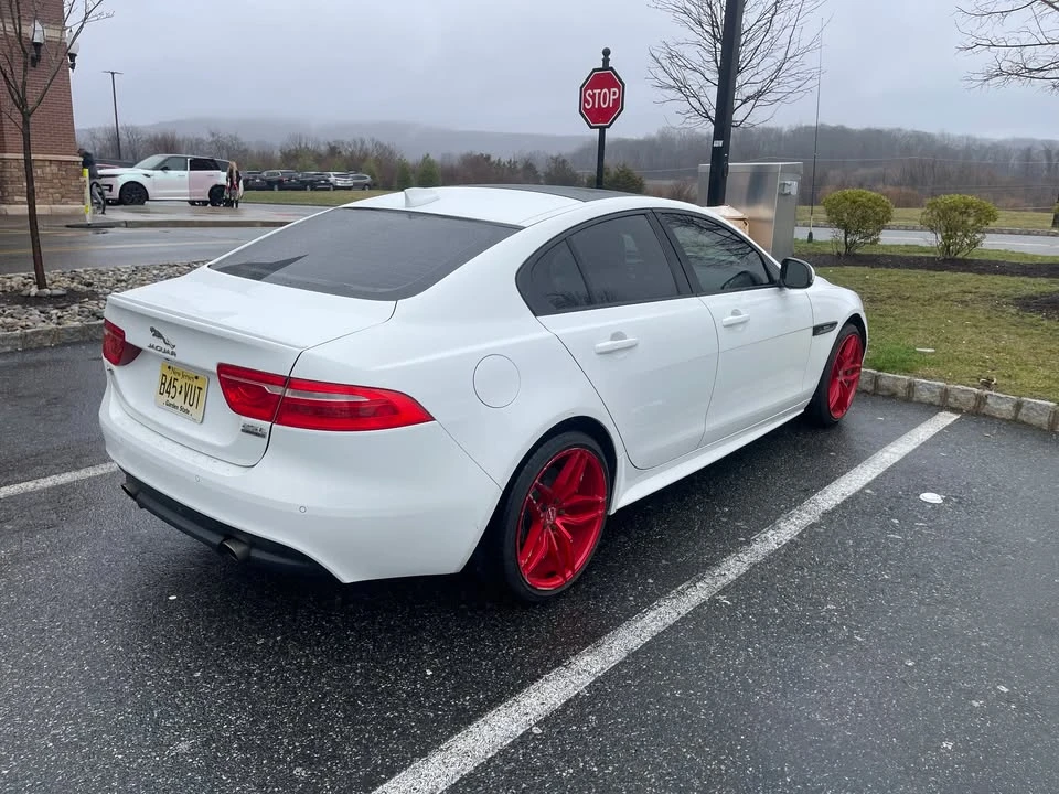 2018 Jaguar XE - Image 4 of 8
