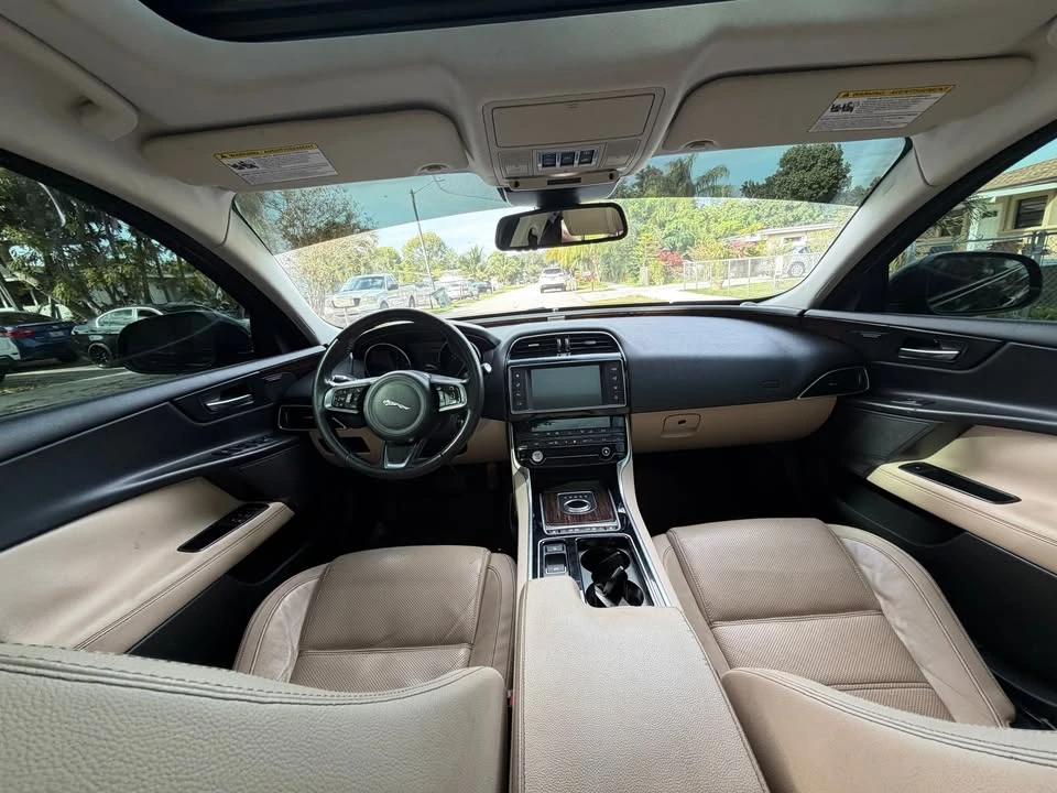 2018 Jaguar XE - Image 11 of 11