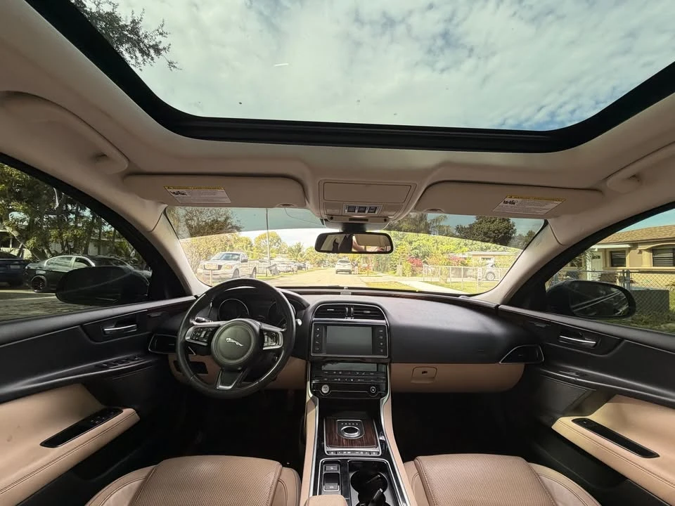 2018 Jaguar XE - Image 6 of 11