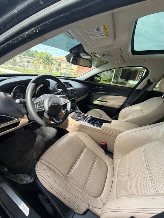 2018 Jaguar XE - Image 7 of 11