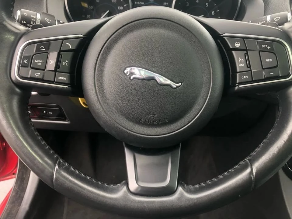 2018 Jaguar XE - Image 13 of 20