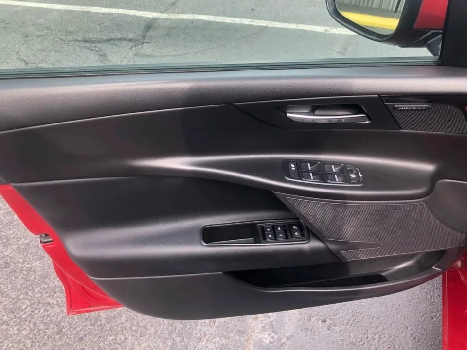2018 Jaguar XE - Image 10 of 20