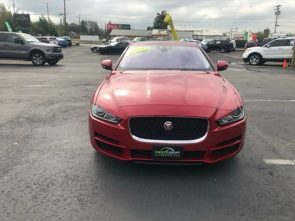 2018 Jaguar XE - Image 2 of 20