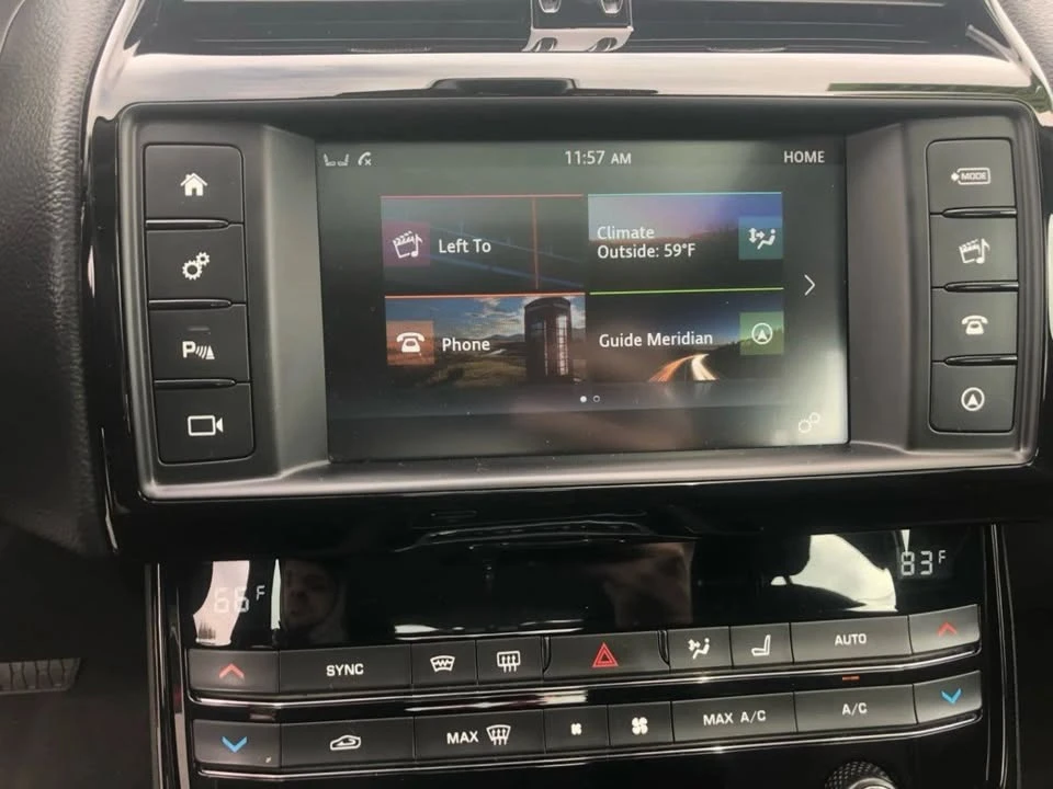 2018 Jaguar XE - Image 14 of 20