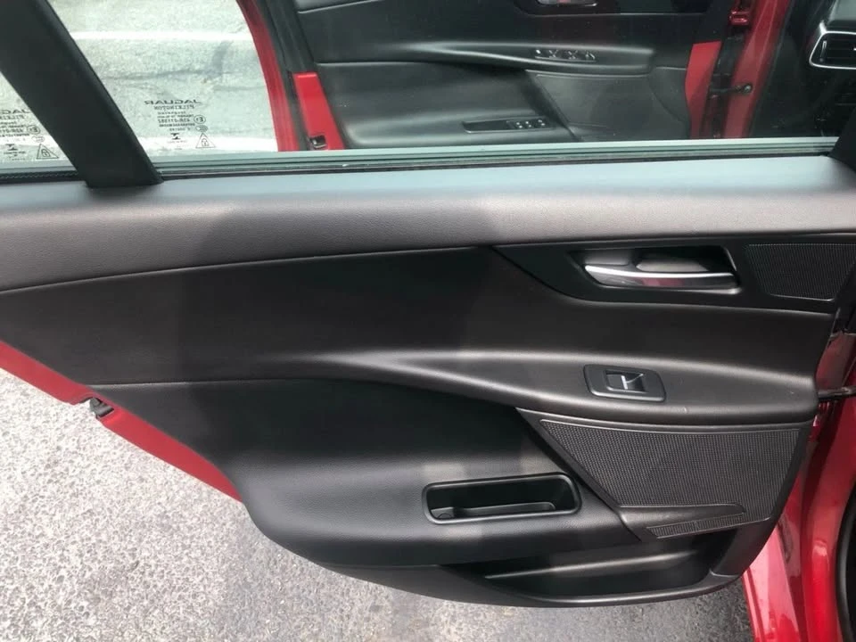 2018 Jaguar XE - Image 19 of 20