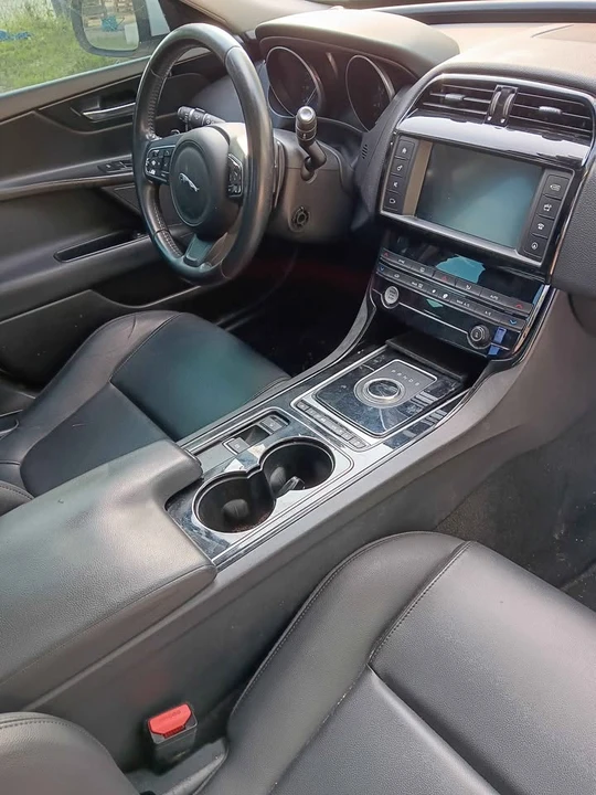 2018 Jaguar X260 XF - Image 2 of 10