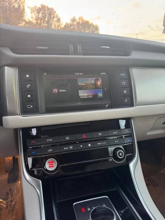 2018 Jaguar X260 XF - Image 12 of 17