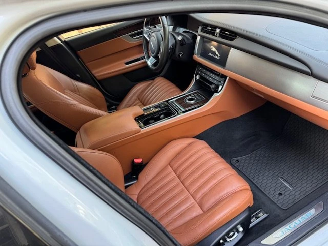 2018 Jaguar X260 XF - Image 9 of 14