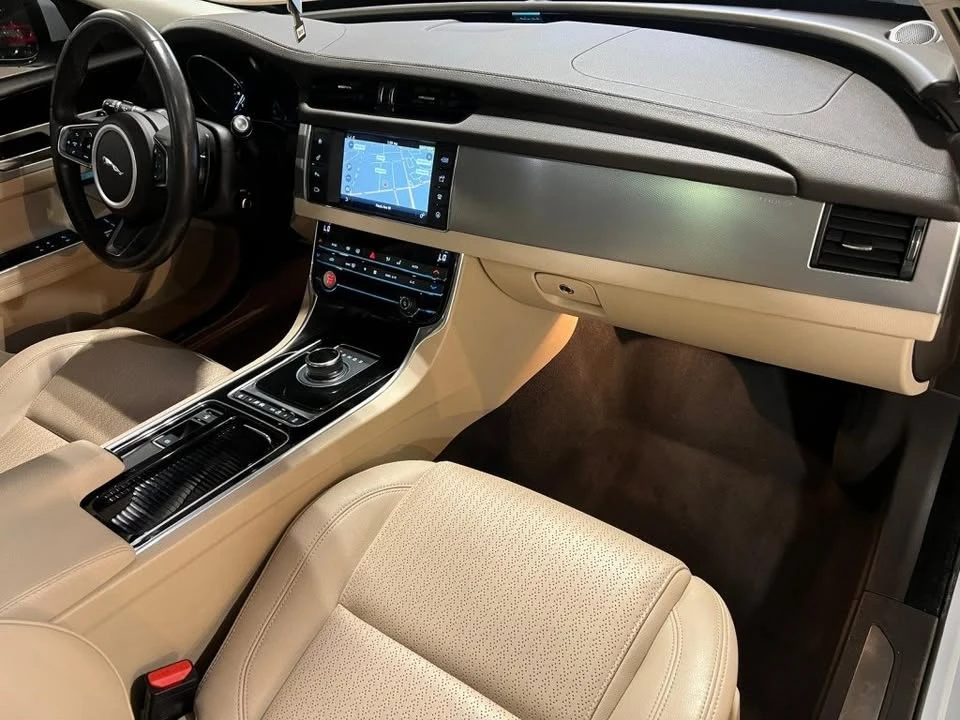 2018 Jaguar X260 XF - Image 11 of 15